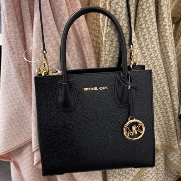 Michael Kors Mercer Medium Pebbled Leather Crossbody Bag - Picture 11 of 16